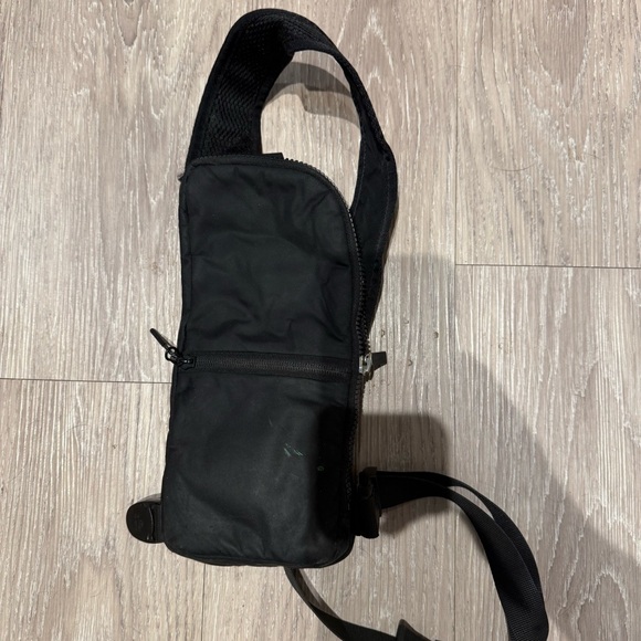 lululemon athletica Black Crossbody Bag - Picture 3 of 3